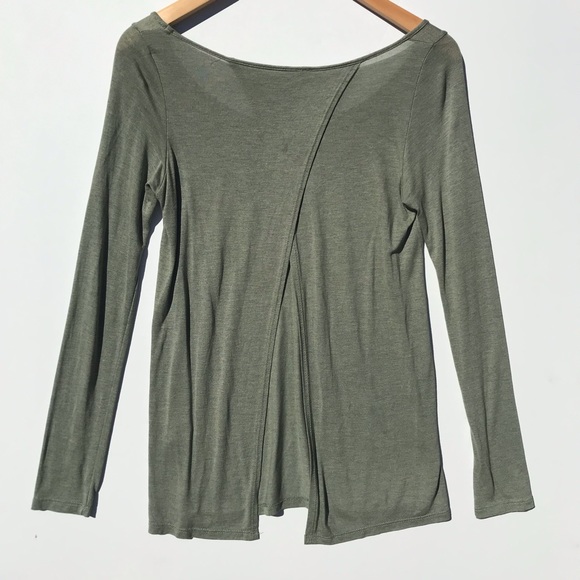 LANI CALIFORNIA green split back top - Picture 4 of 5